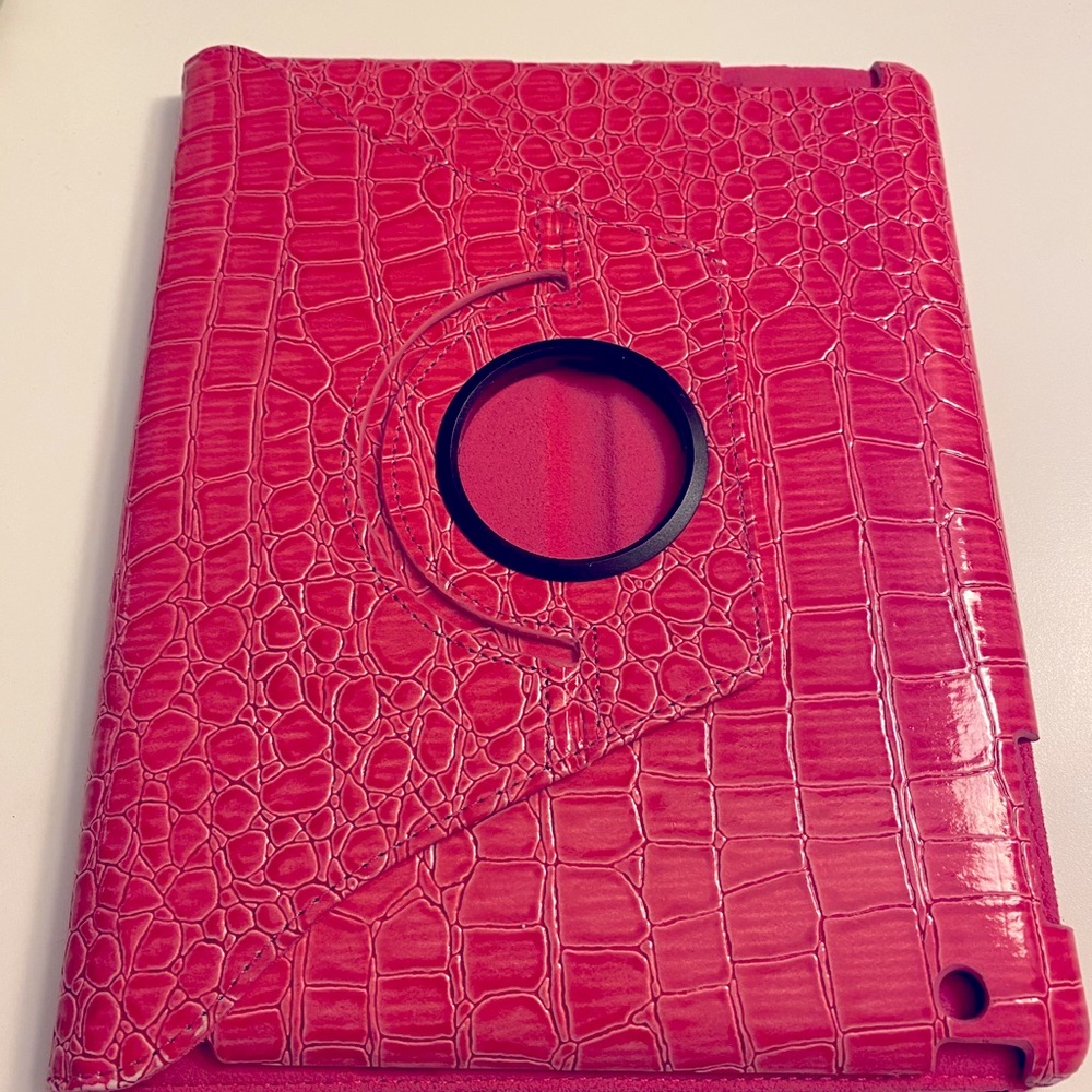 IPad gen 2 hard cover in pink croc pattern